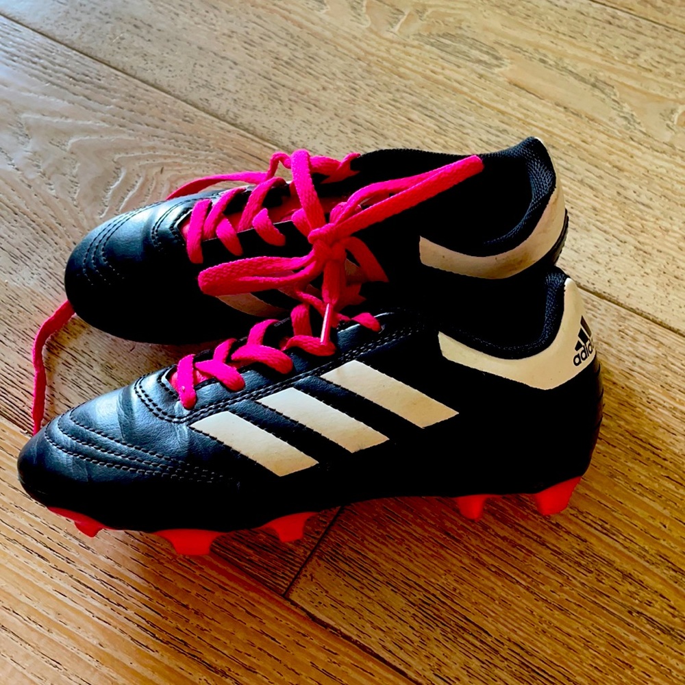 Almost new girl cleats!